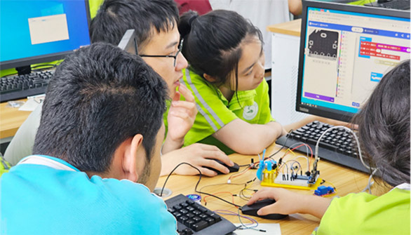 Empowering rural students with technology courses