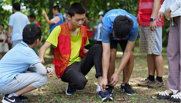 Paired hiking with individuals with intellectual disabilities